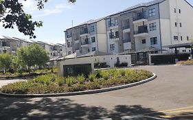 The Jade Somerset West Beachfront Apartment With Pool & Mountain Views